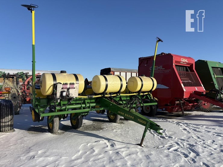john-deere-7000-image-1