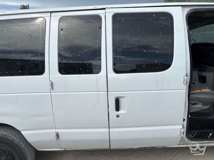 2009-ford-cargo-image-19