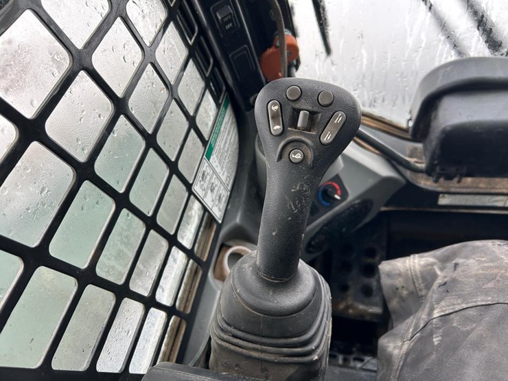 2021-bobcat-t770-image-22