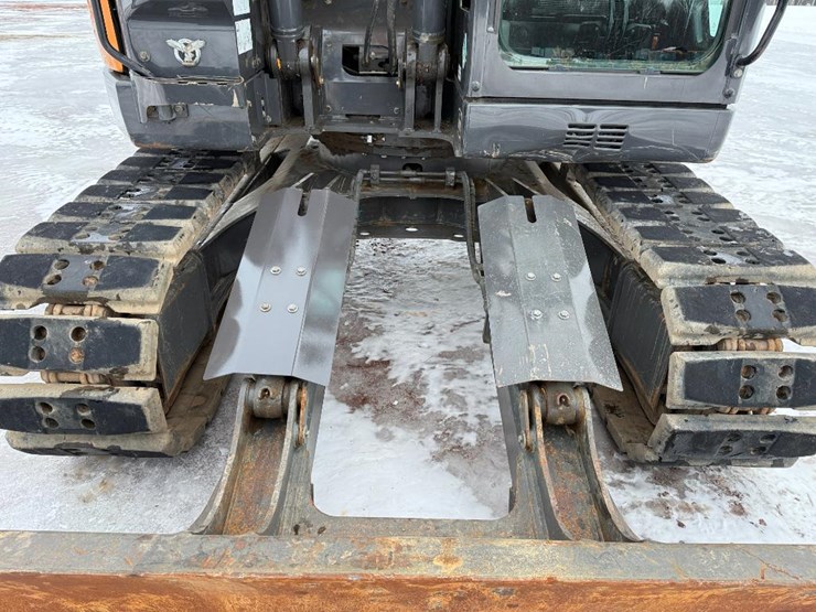 case-cx145dsr-image-29