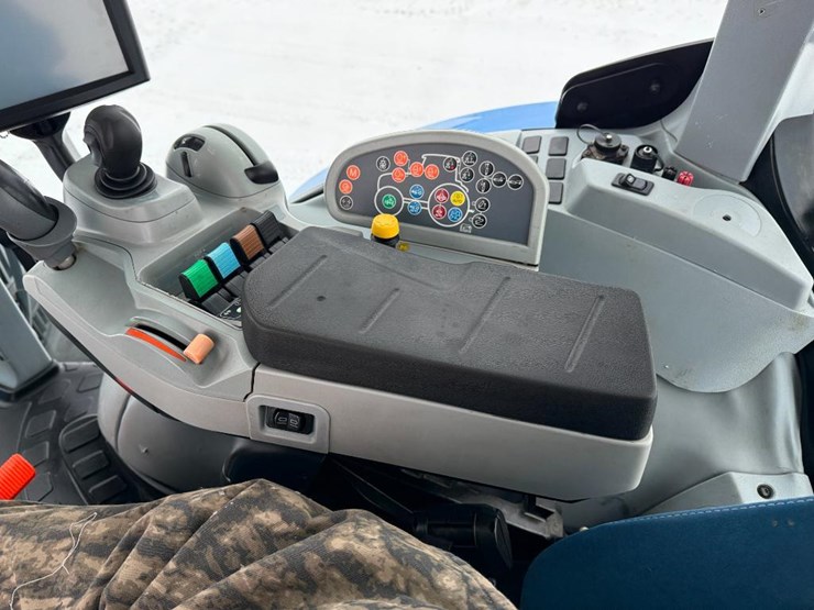 new-holland-t7.210-image-59