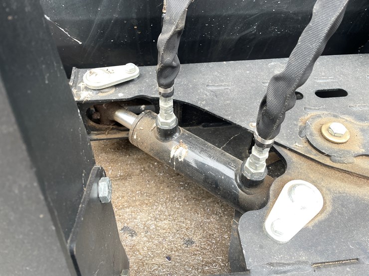 #4905-•-vrskine-mini-skid-steer-mount-48"-hydraulic-snow-plow-image-9