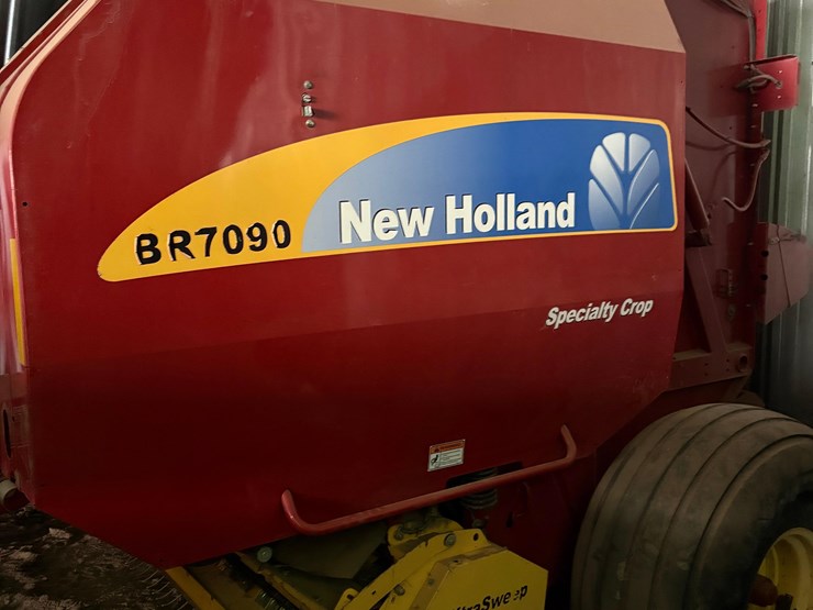 2013-new-holland-br7080-image-1