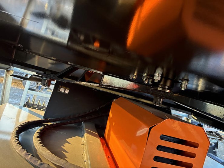 #115399-•-skidsteer-mt-72"-brush-cutter-image-8