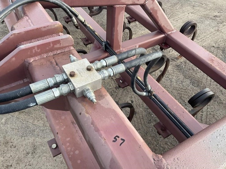 custom-33'-3-pt-fold-up-field-cultivator-image-14