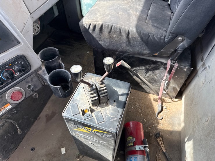 2018-western-star-4700sb-image-31