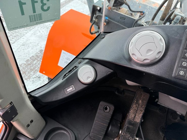 2018-doosan-dl250-5-image-63