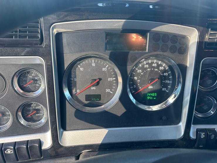 2019-kenworth-t800-image-22