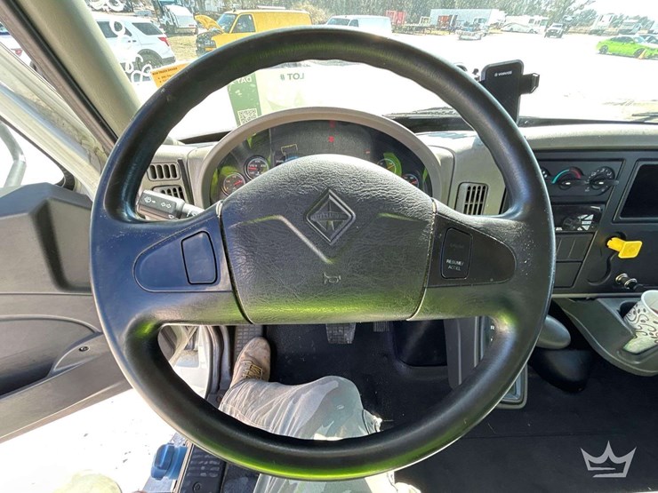 2018-international-durastar-4300-image-13