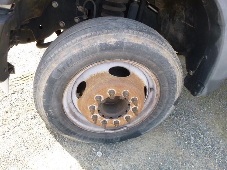 2011-ford-f550-image-35