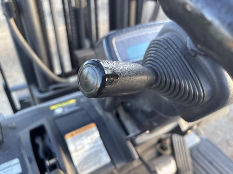 2004-toyota-7fgcu15-image-18