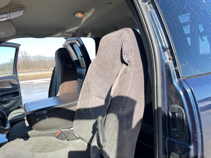 2001-dodge-ram-2500-image-47