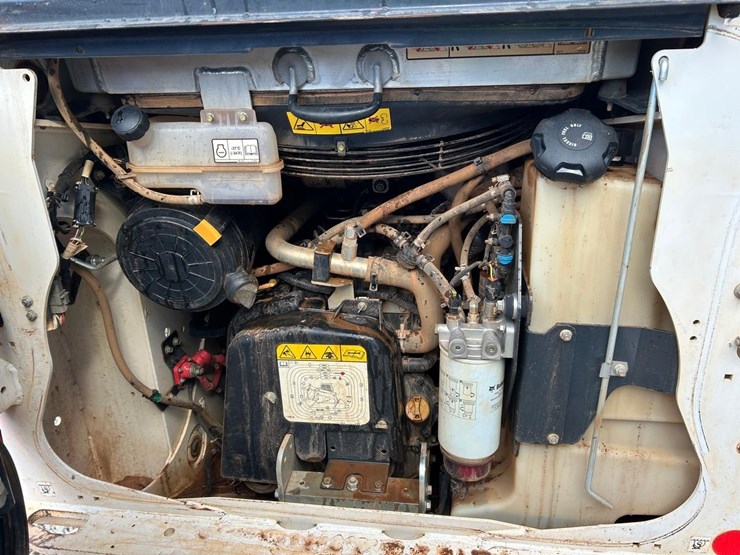 2023-bobcat-t76-image-15