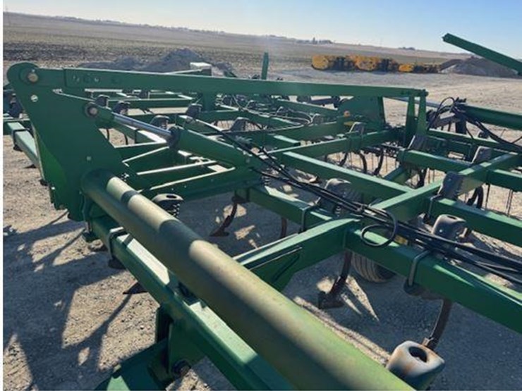 john-deere-2210-image-34