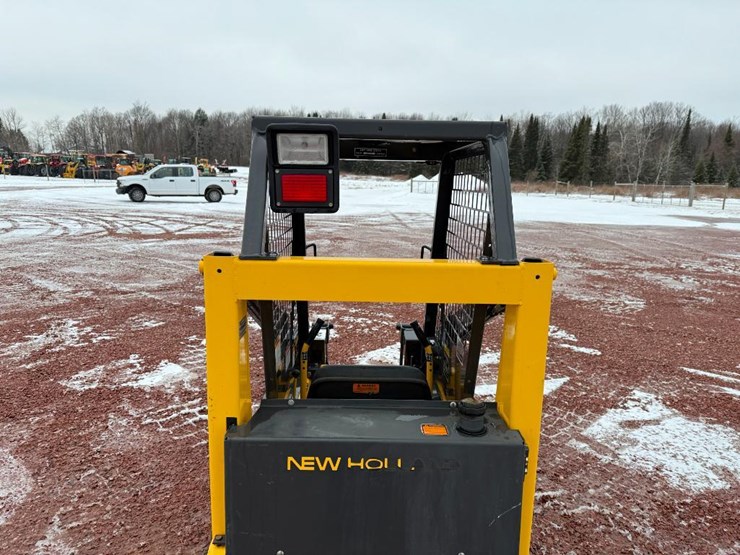 new-holland-ls120-image-19