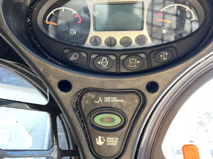 2022-bobcat-t450-image-48
