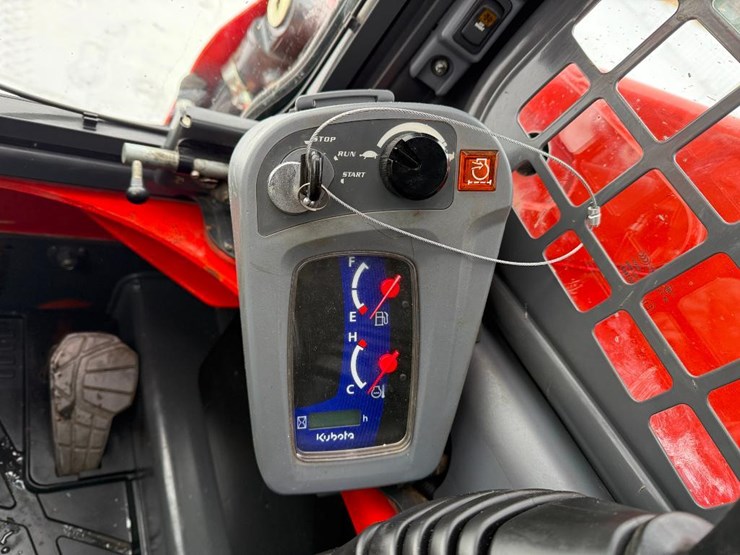 kubota-ssv75-image-34