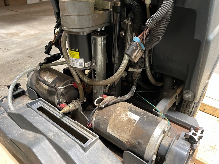 #304-•-advance-aqua-plus-carpet-extractor-image-21