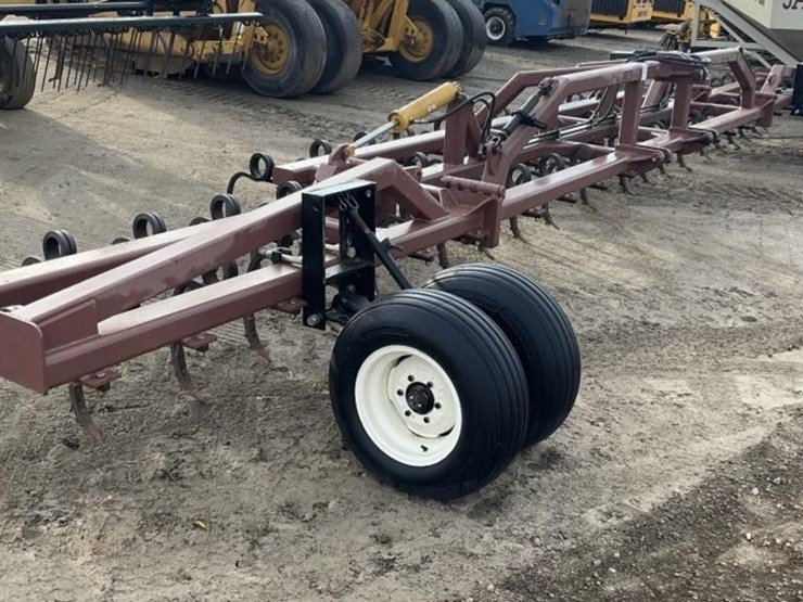 custom-33'-3-pt-fold-up-field-cultivator-image-1