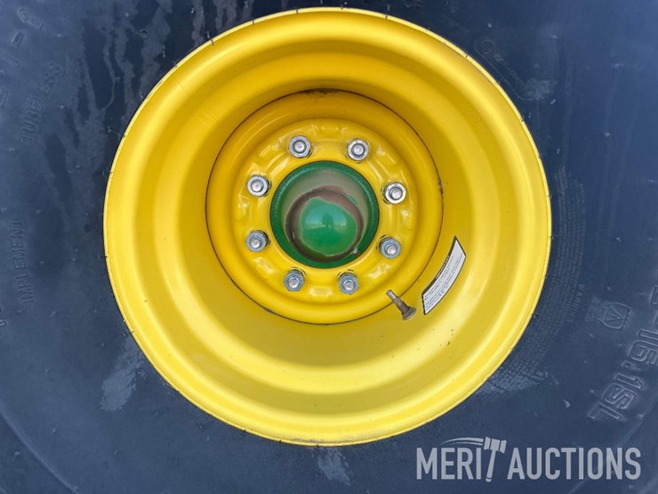 john-deere-561m-image-11