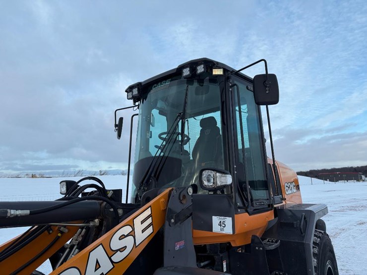 2023-case-621g-xr-image-18