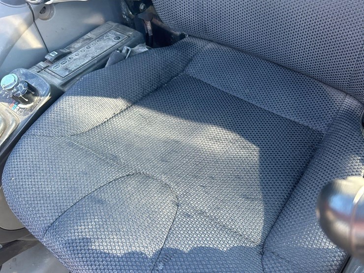 2020-link-belt-145x4-zero-swing-hydraulic-excavator-image-29