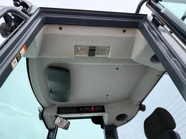 2019-deere-244l-image-53