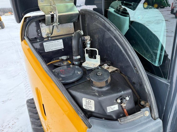 2018-deere-35g-image-43