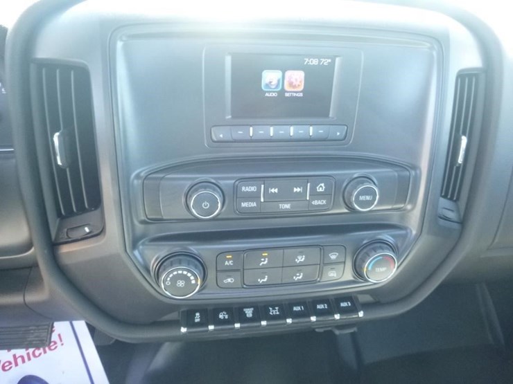 2023-chevrolet-silverado-5500hd-image-13