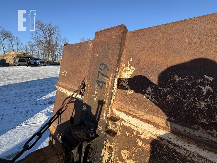 massey-ferguson-383-image-4