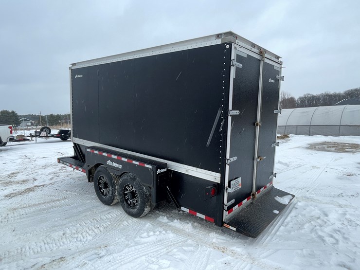 #135-•-2022-rock-line-products-air-tow-ground-loading-enclosed-trailer-(has-wi-title)-image-7