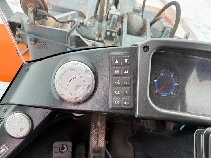 2018-doosan-dl250-5-image-62