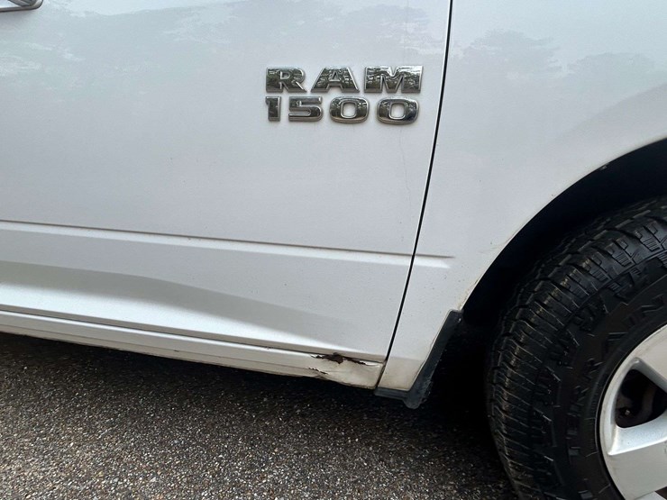2016-ram-1500-slt-image-20