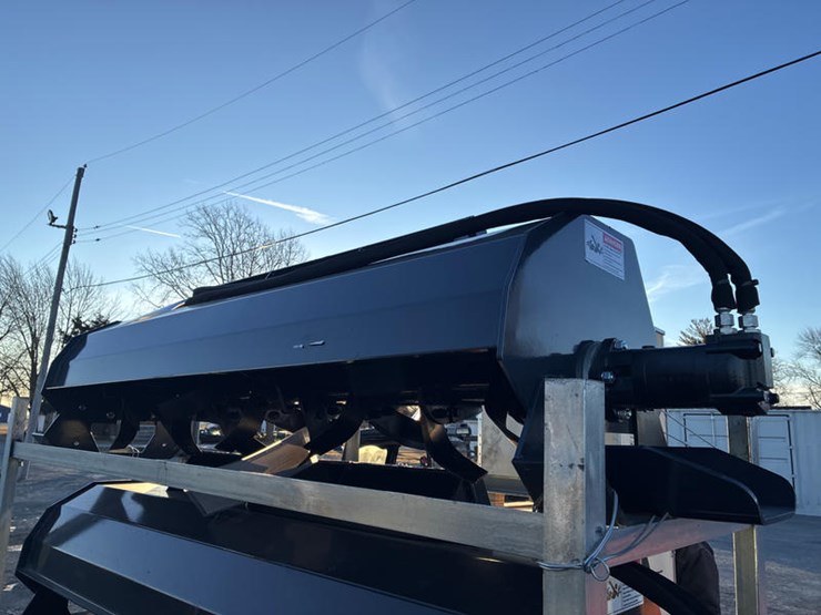 #115387-•-wolvorine-86"-tiller-image-1