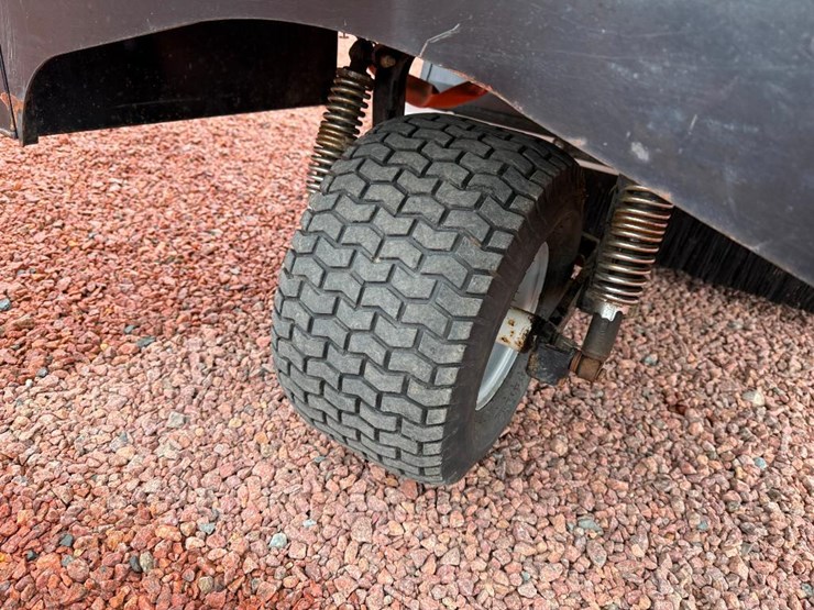 #25-•-lot-25-image-8