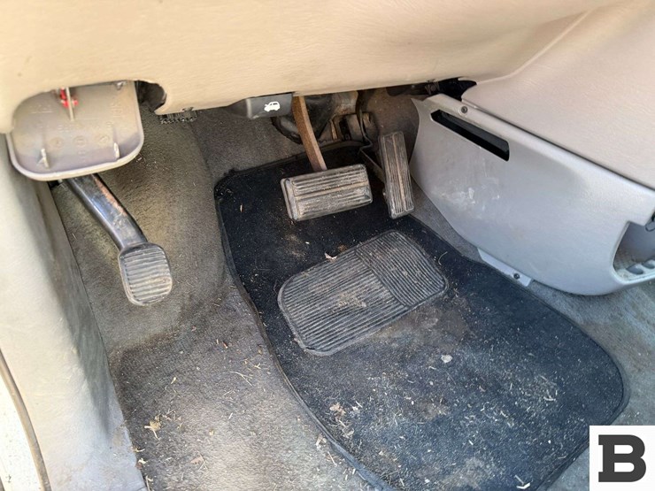 2001-dodge-grand-caravan-image-24