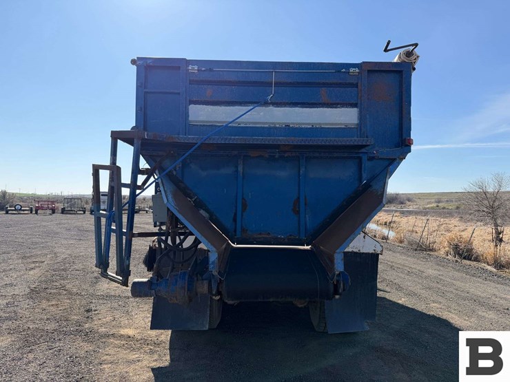 1981-ford-lt8000-image-4