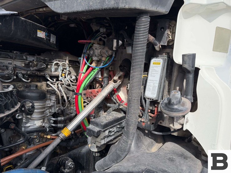 2017-freightliner-cascadia-125-image-40