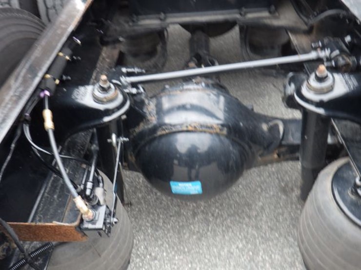 2022-kenworth-t680-image-11