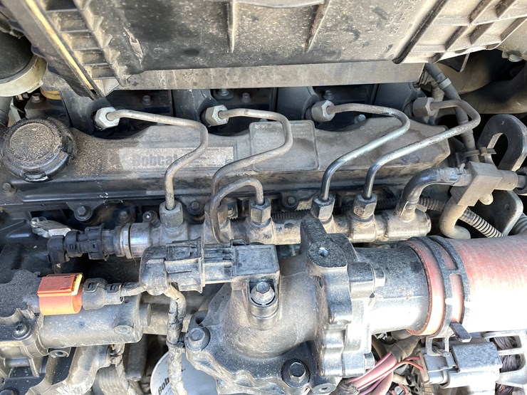 2022-bobcat-t450-image-28