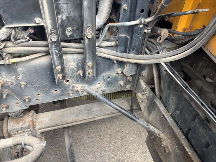 2005-gmc-t7500-image-89