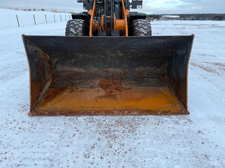 2023-case-621g-xr-image-39