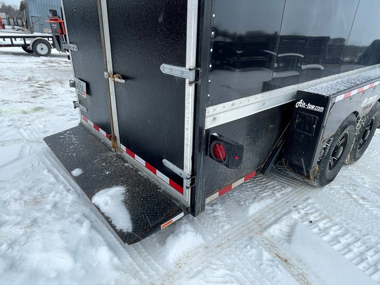 #135-•-2022-rock-line-products-air-tow-ground-loading-enclosed-trailer-(has-wi-title)-image-38