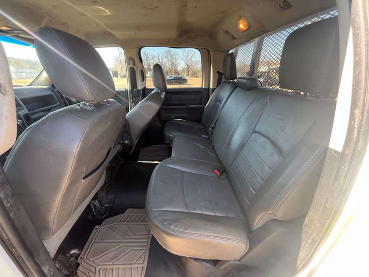 2014-dodge-ram-5500-image-15