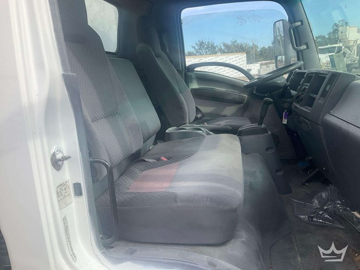 2010-gmc-w5500-image-21