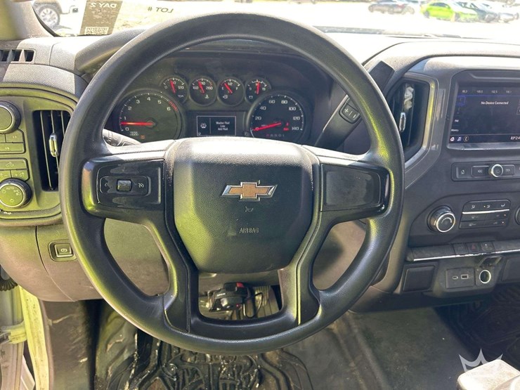 2021-chevrolet-silverado-2500hd-image-11