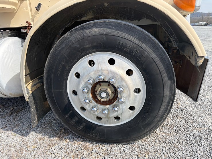 1987-peterbilt-379-image-10