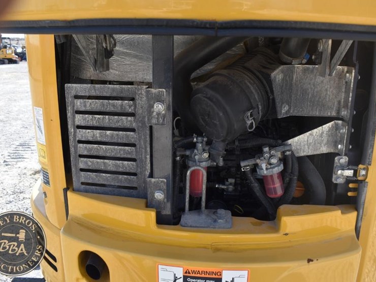 2021-deere-26g-image-27