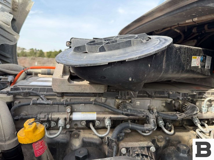 2017-freightliner-cascadia-125-image-47