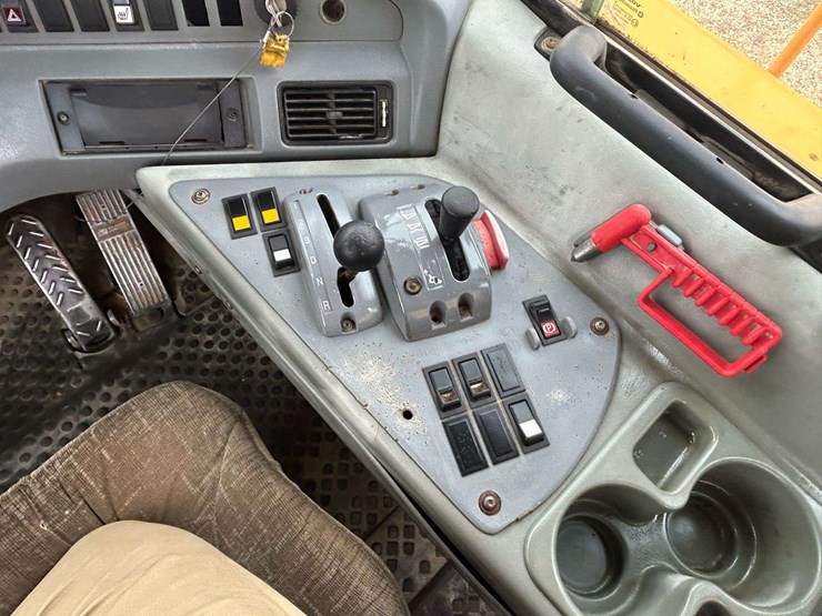 2005-volvo-a35d-image-33